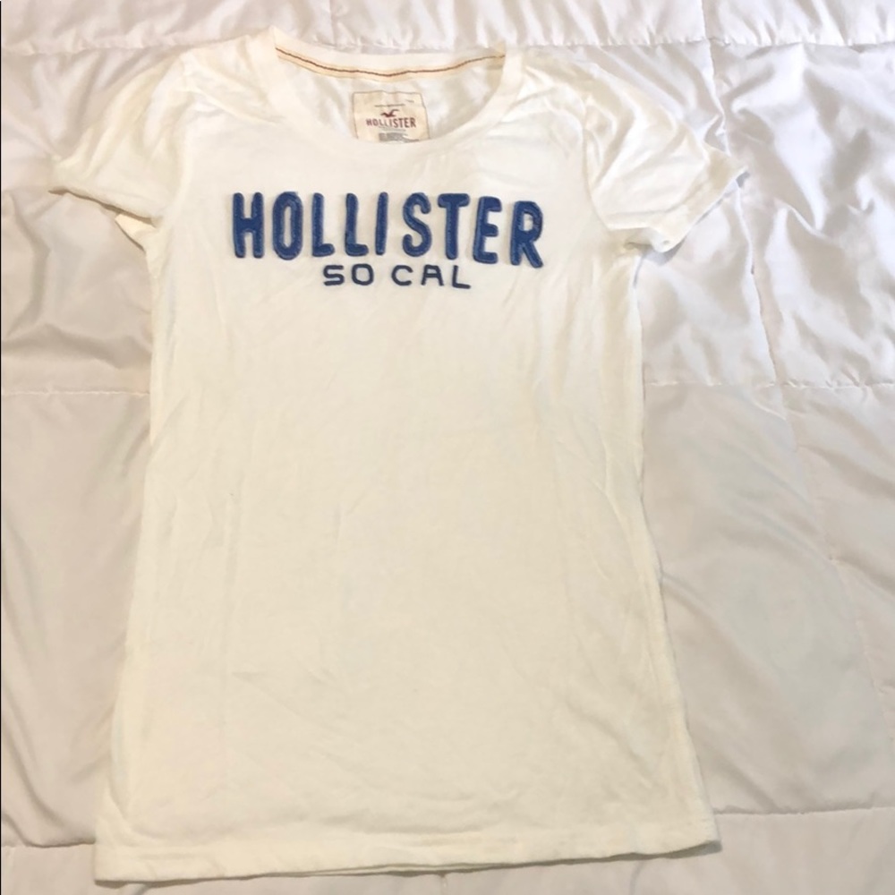 Hollister graphic tee
